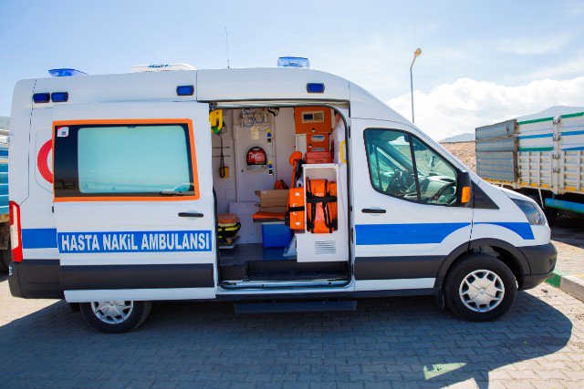 Ambulans İçerisine Kaç Refakatçi Alınıyor?